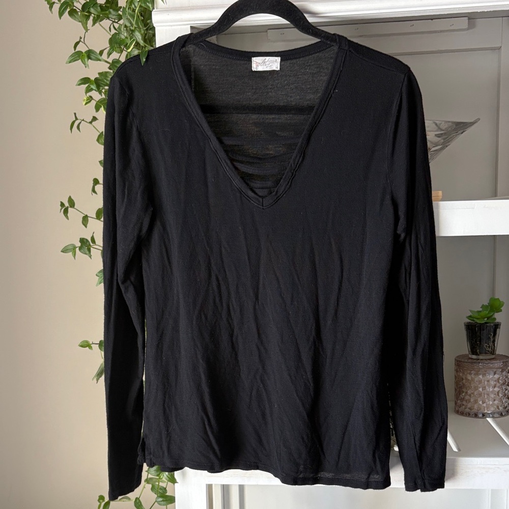 Glitz Black Long Sleeve V-Neck Top